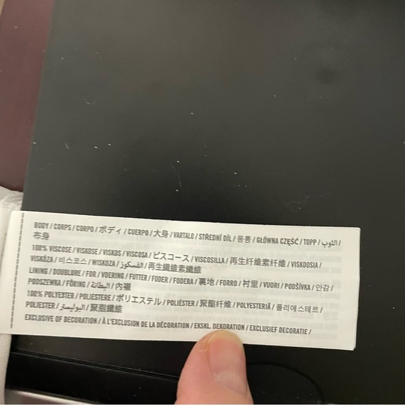 Hollister floral romper size small - Picture 8 of 9